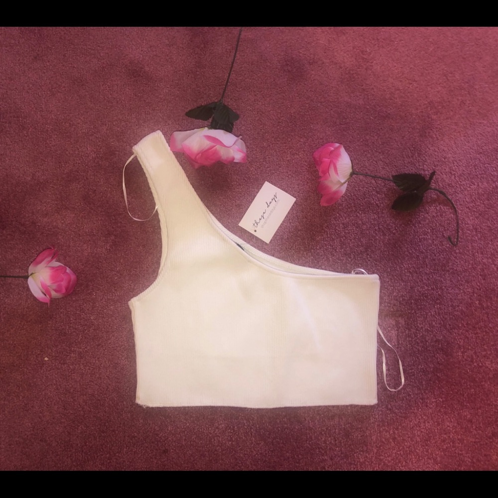 White one sleeve crop top!